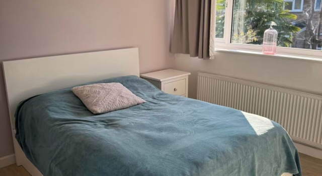 House - Sleeps 6 - Private Garden & Parking, Забронировать Отель Отели Англии 3 звезды, 3*
