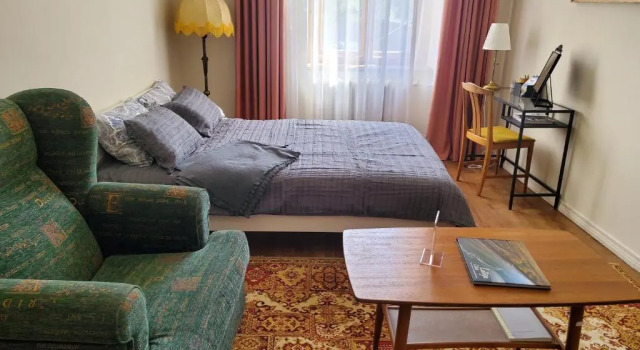 Stories Writer's AP 40sqm Renovated Free parking, Забронировать Апартаменты/квартира Отели Риги с завтраком, рядом с Академия Наук Латвии, Завтраки