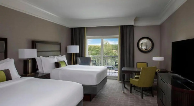 Четырёхместный номер Deluxe с балконом и с видом на парк The Ballantyne, a Luxury Collection Hotel, Charlotte