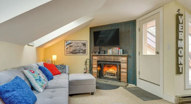 Walk to Mount Snow Resort: Unit w/ Pool & Hot Tubs