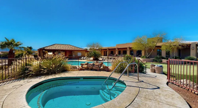 Коттедж Exclusive 3BR w/ Pool, Hot Tub, W/d, & Clubhouse