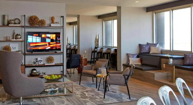 Клубный номер Standard Renaissance St. Louis Airport Hotel