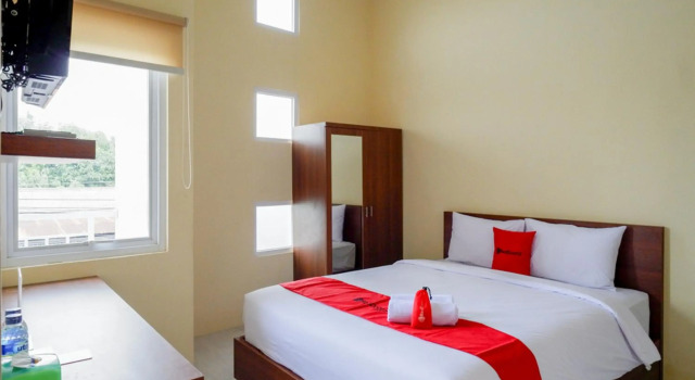 Reddoorz Syariah near Solo Square Mall