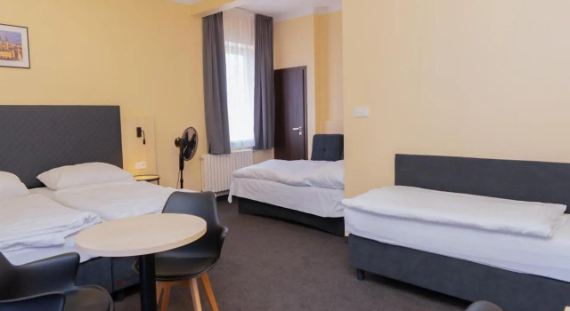 Hotel Tulipan Pruhonice, Prenota Hotel Průhonice Boemia centrale