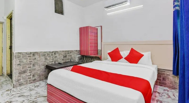 OYO 6302 Hotel Shivtara
