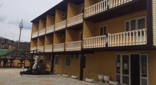 Estella Hotel