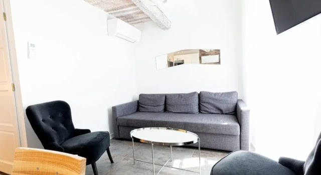 Charming 2 bedroom apartment in the best location, old town of Antibes 301, Забронировать Апартаменты/квартира Апартаменты Антиб, рядом с Antibes Archaeology Museum, Апартаменты/квартира