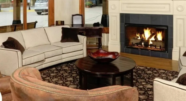 Perfectly Placed 2 Bedroom Vacation Rental in Historic Downtown Breckenridge with Access to Hot Tub and Pool