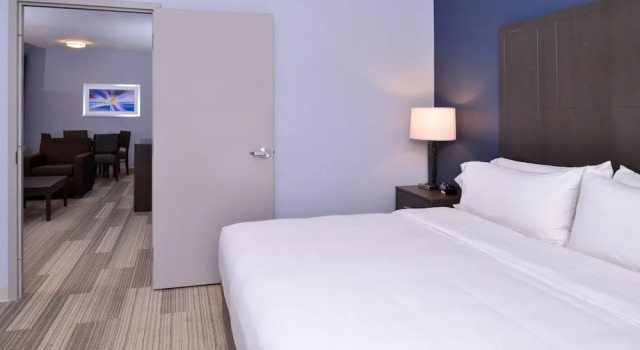 Двухместный люкс Holiday Inn Express Hotels & Suites Loma Linda by IHG