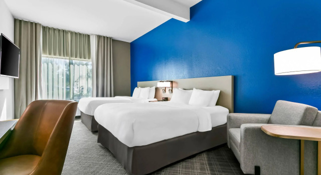 Четырёхместный номер Standard Comfort Inn & Suites Grand Blanc-Flint