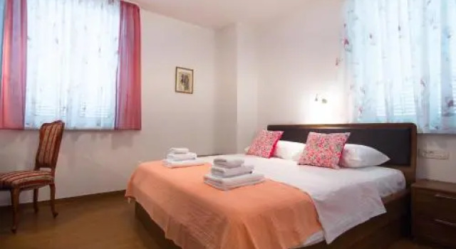 Apartment Vita, Prenota Appartamento Hotel a Isole Quarnerine con parcheggio, Parcheggio