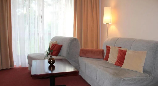 Полулюкс Hotel Cvilín