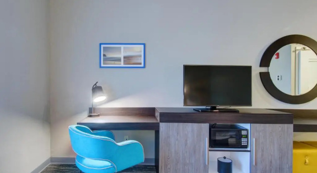 Четырёхместный люкс Hampton Inn & Suites Boston/Stoughton, Ma