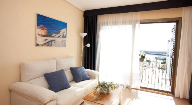 Apartamentos Port Cambrils, Забронировать Апартаменты/квартира Отели El Baix Camp с бассейном, Бассейн
