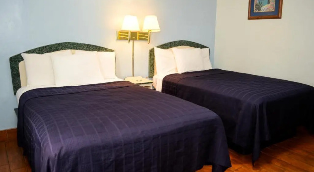 Четырёхместный номер Standard Economy Inn