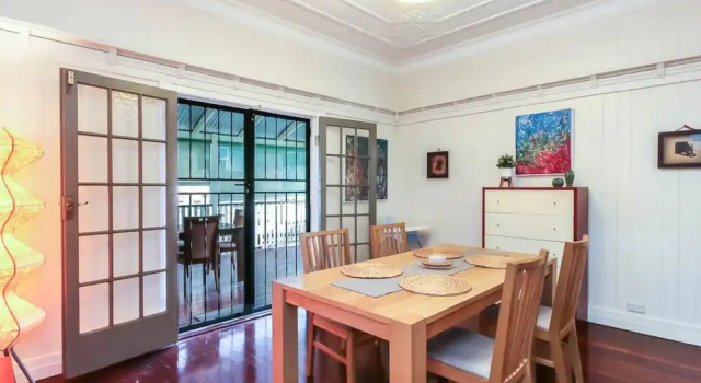 Quiet 3 Bedroom House in Albion With Parking