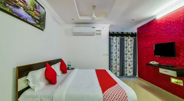 Oyo 18407 Noble Lodge, Rezerwuj Hotel Patancheru 
