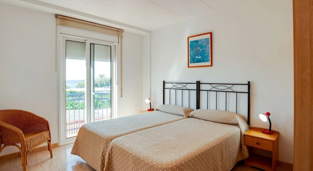 Neat Apartment With Balcony in the Center of Malgrat, Near the Beach, Забронировать Апартаменты/квартира Мальграт-де-Мар Коста-дель-Маресме