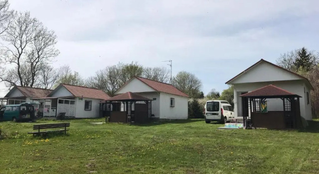 Коттедж с красивым видом из окна Bungalowfarm