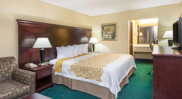 Двухместный номер Standard Days Inn by Wyndham Paducah I-24 Exit 4
