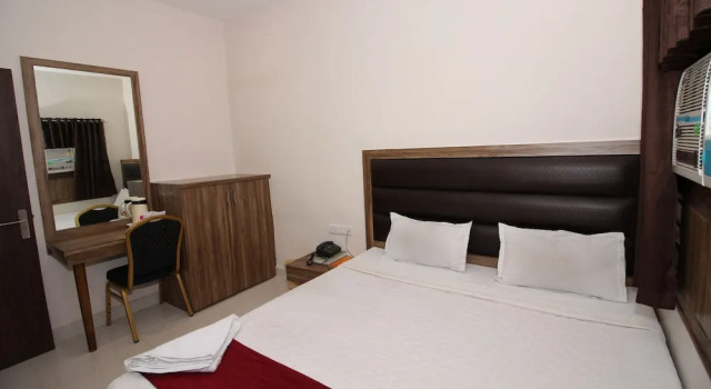 Двухместный номер Comfort Hotel Meera