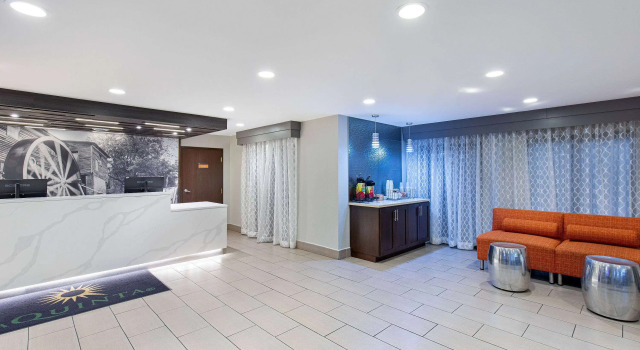 La Quinta Inn by Wyndham Pigeon Forge-Dollywood, Забронировать Отель Пиджен-Фордж Great Smoky Mountains National Park, рядом с TopJump Trampoline Park &amp; Extreme Arena