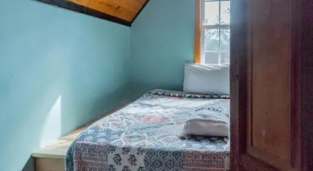 512 E Cooper-Surf Chalet
