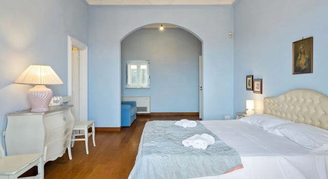 Enticing Holiday Home in Portella di Mare Near Sea Beach, Prenota Hotel Misilmeri Sicilia