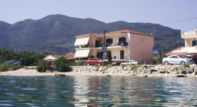 Апартаменты Fiona Seafront Apartments