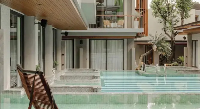 Номер Standard с балконом Richmann Resort Hotel Hatyai