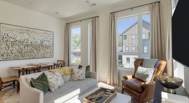 Modern Nashville Getaway Minutes From Downtown & Five Points Hearth and Hideout by Avantstay, Reserva ahora Casa o chalet Nashville Tennessee