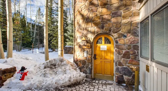 3br  Chateaux Dumont ~kids Ski Free! Walk To Lift 3 Bedroom Condo by RedAwning, Забронировать Апартаменты/квартира Отели Кистон с бассейном, Бассейн