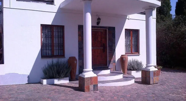 Six Valk Avenue Guest House