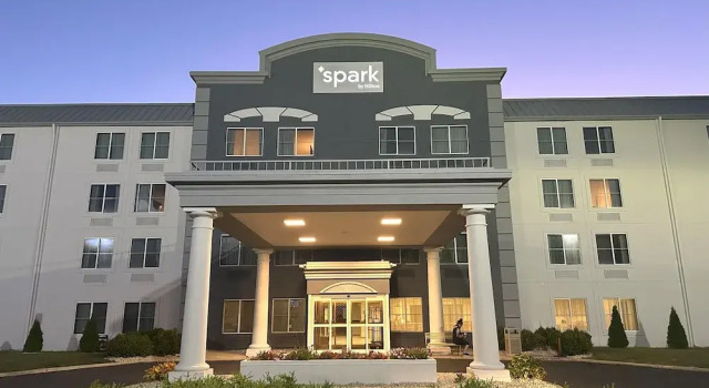Baymont Inn And Suites Grand Rapids, Buchen Sie Hotel Grand Rapids 