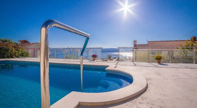 Saga 2 - With Swimming Pool - A7, Buchen Sie Hotel Hotels in Gespanschaft Split-Dalmatien mit Pool, Schwimmbad