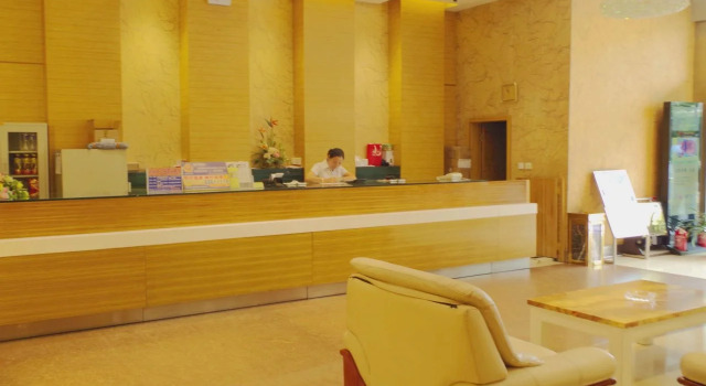 Spring City Star Hotel Jifeng Branch, Rezerwuj Hotel Hotele w Kunming z parkingiem, Parking