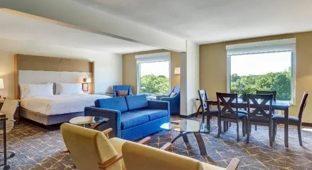 Люкс с красивым видом из окна Holiday Inn - Piscataway - Somerset by IHG
