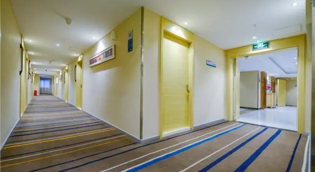 City Comfort Inn Chongqing Yangjiaping Walking Street Light Rail Station, Prenota Hotel Chongqing Chongqing Area