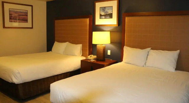 Четырёхместный номер Standard Empire Inn & Suites
