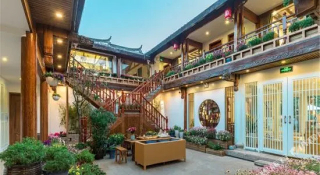 Huayuetang Inn, Забронировать Отель Отели Лицзян 3 звезды, рядом с Улица Сквер-стрит Древнего города Даянь, 3*
