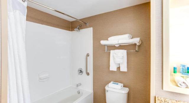 Двухместный номер Standard Holiday Inn Express Hotel & Suites Bethlehem by IHG