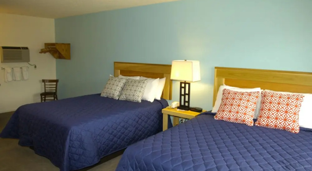 Четырёхместный номер Superior Цокольный этаж Trout Montana Motel
