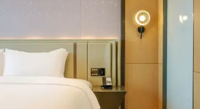 Люкс Presidential Microtel by Wyndham Maoming