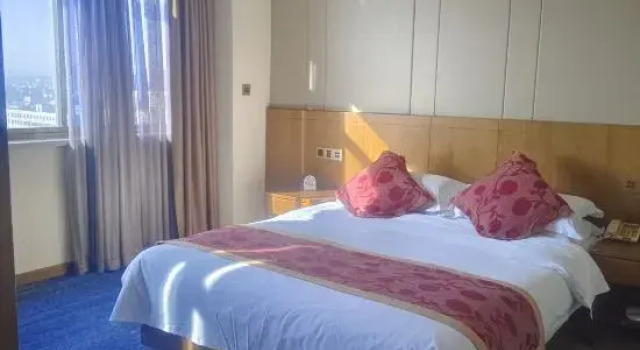 Люкс Deluxe с видом на озеро Jincheng Hot Spring Hotel
