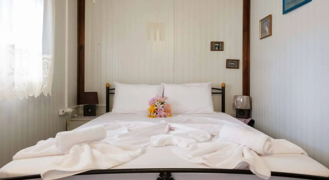Студия Effies Maisonette and Detached Studio