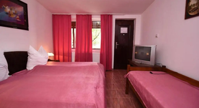 Vila Belvedere, Rezervovat Penzión Hotely v Hunedoara s parkováním, Parkování