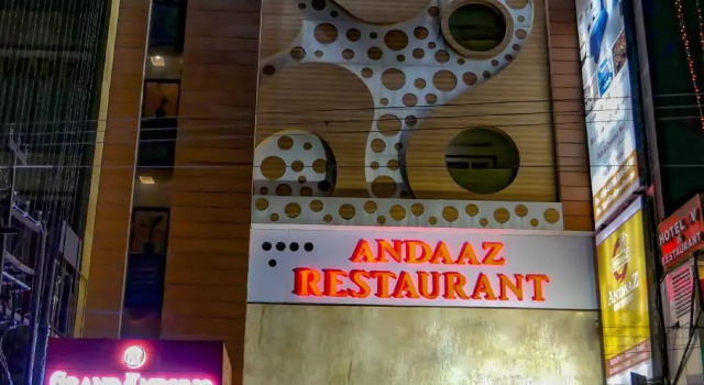 Emporio Hotel, Rezervovat Hotel Haldwāni Uttarakhand