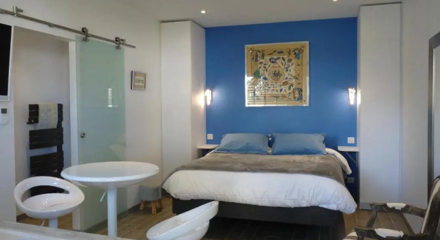 Студия Chambres dHôtes de luxe Côté Parc-Côté Jardin avec parking privé gratuit