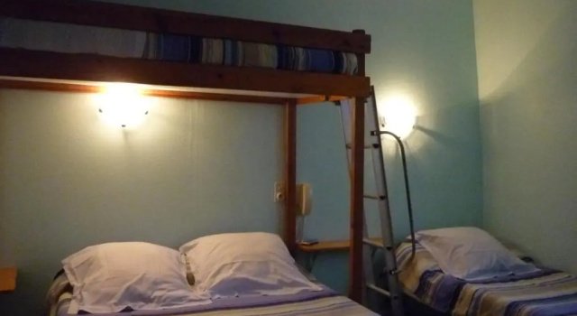 Четырёхместный номер Standard Hôtel du Centre