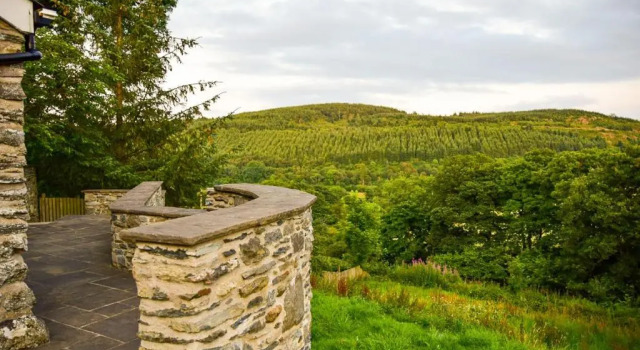 Коттедж Stunning Barn Conversion with HOT TUB and ALPACAS - Ty Cerrig Barn
